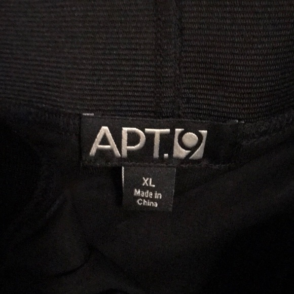 Black ruffled mini Skirt - Picture 2 of 3